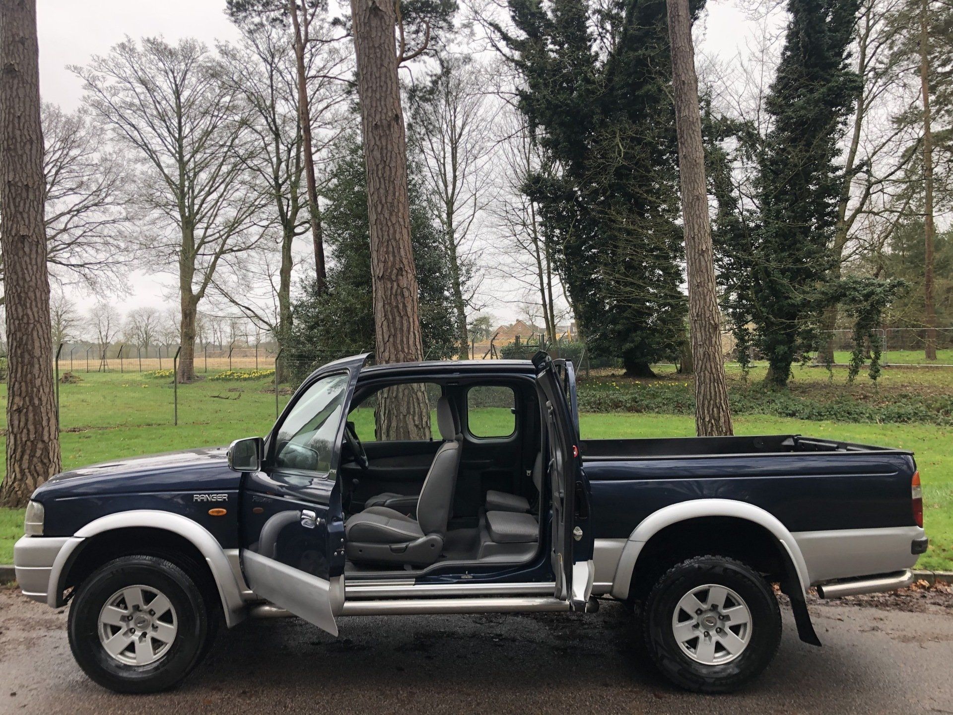 Select Trucks used and second hand pickups and cars.