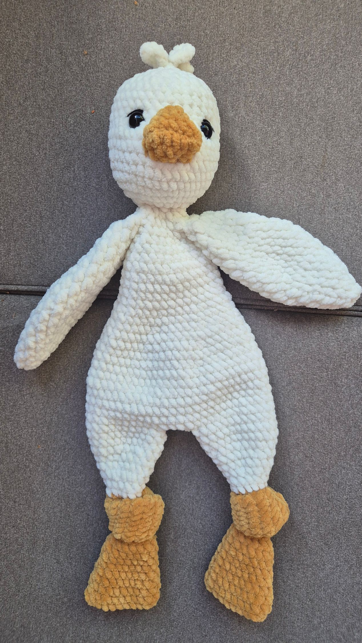 Mit liebe gehäkeltes Kuscheltier aus zertifiziertem Garn. Amigurumi Maschentierhaltung.