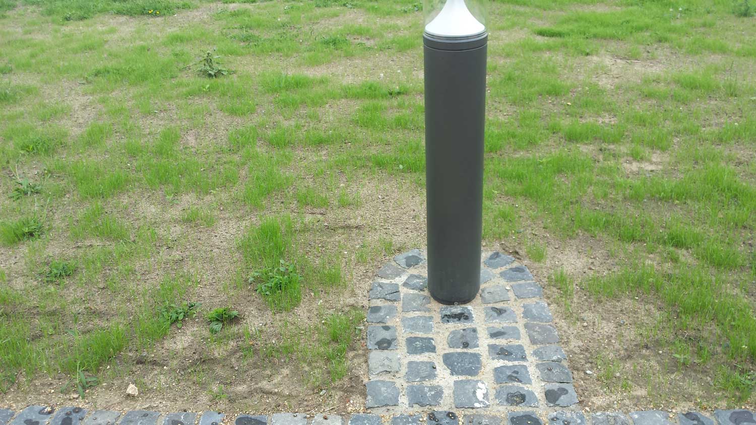 Beleuchtung und Pflastereinfassung