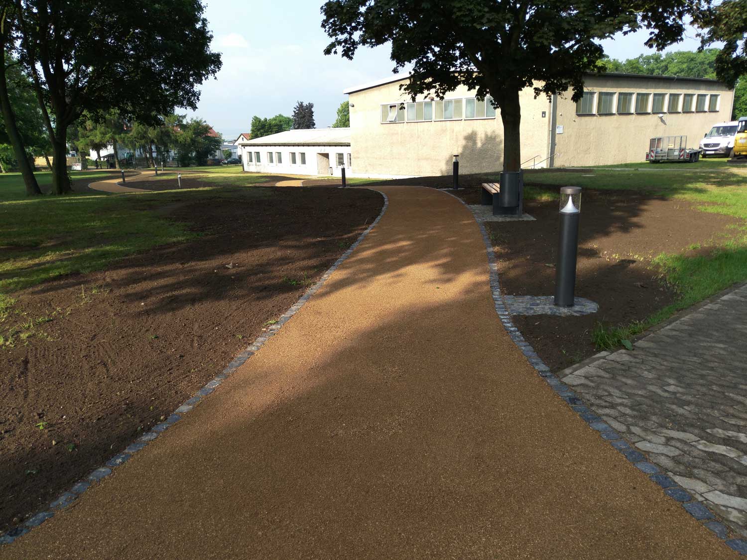 Nach Fertigstellung und Rasenansaat