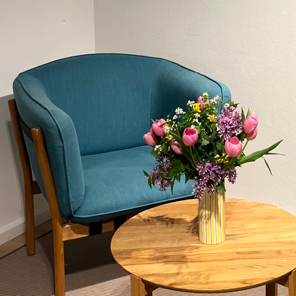 Detail im Wartebereich – entspannte Atmosphäre vor der Behandlung