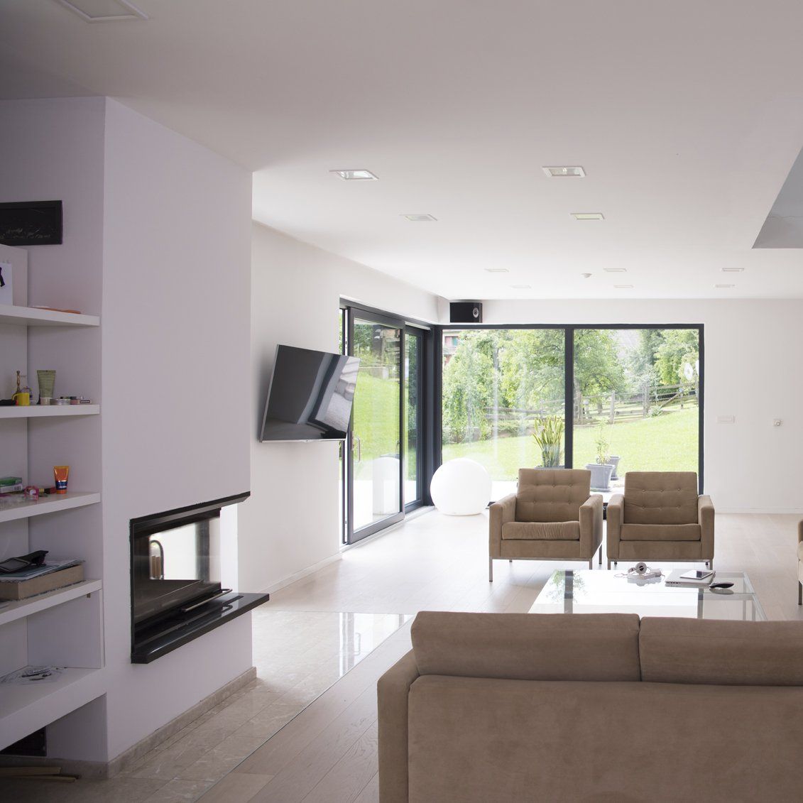 Salón con cristaleras