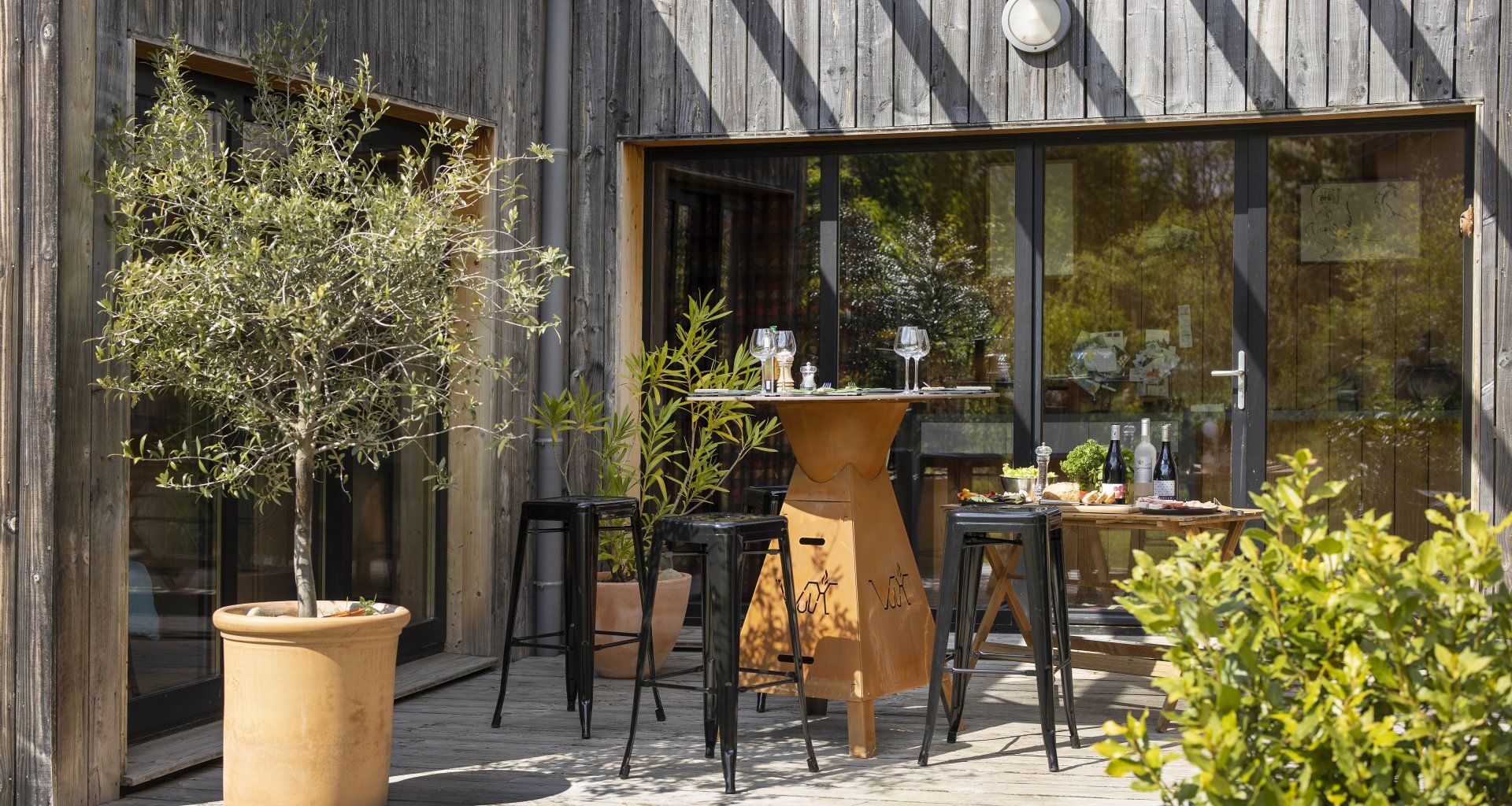 Hwam Outdoor Grills aus Cortenstahl Gas-, Holz- oder Holzkohleeinsatz