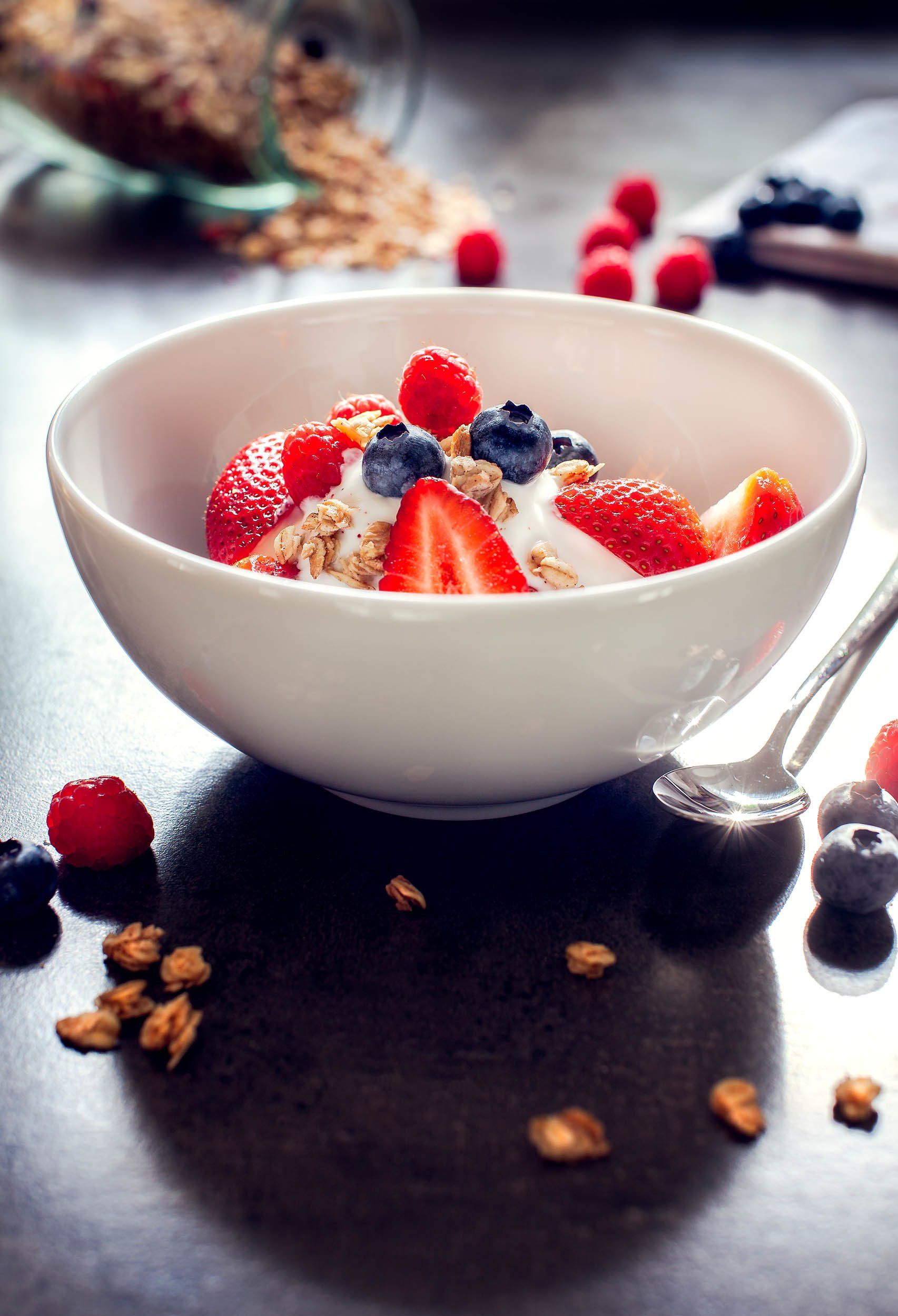 frühstück, breakfast, erdbeeren, himbeeren, heidelbeeren, müsli, joghurt, jogurt, ulrik hölzel