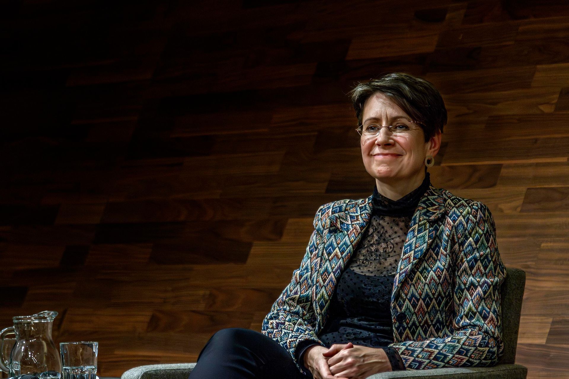 Chief Executive Officer, sabine herlischka, ceo, cro, Chief Retail Officer, ceo, infineon technologies austria ag, businessportraits, businessporträt, leadership conversation, wu wien, wirtschaftsuniversität wien,bwl, patricia klarner, iod, fotograf wien, fotograf 1180, ulrik hölzel, ulrik hoelzel, sedcard, porträt, portrait