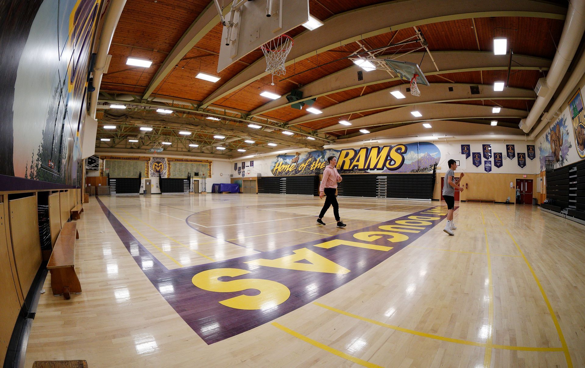 Schüleraustausch Kanada Switch You Gym Mt. Doug School