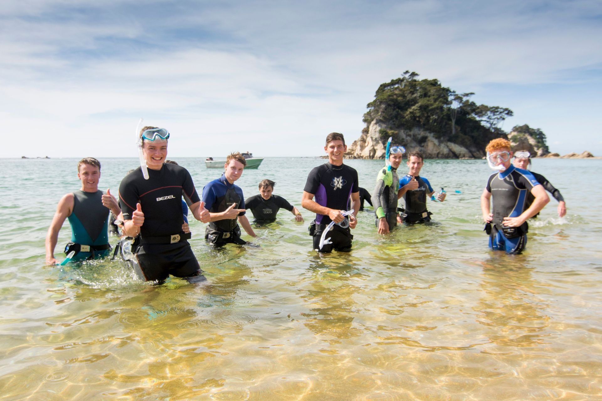 Schüleraustausch Neuseeland Outdoor Education Schüler beim Schnorcheln