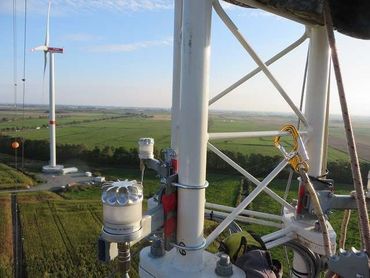 Nachtkennzneichnung Windmessmast