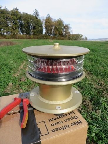 Flight warning lights  lighting windmeasure mast