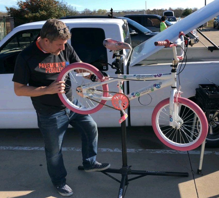 Fletch Bike Gangs of Fort Worth volunteer
