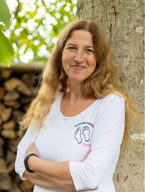 Vera Gräßer,
Podologin und Heilpraktikerin im Bereich der Podologie, Inhaberin
Praxis seit 2007 zuerst in Steinweiler, jetzt in Herxheim