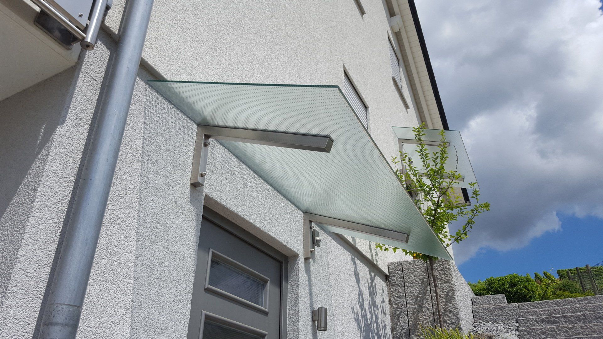 Überdachungen aus Stahl- oder Edelstahl