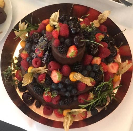 Bio-Schokoladentorte-mit-Obst