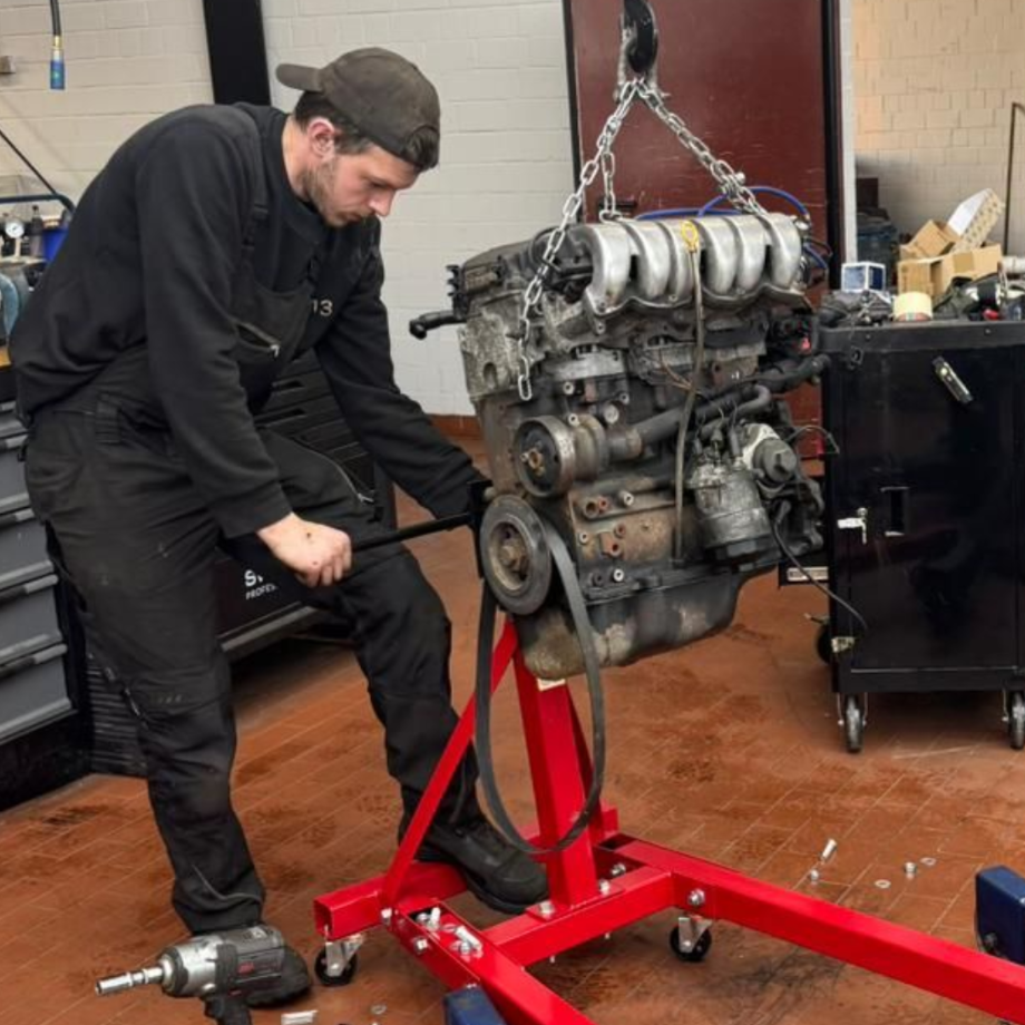 Das B13 KFZ-Service-Team in Rodleben: Meister Nico Kömling