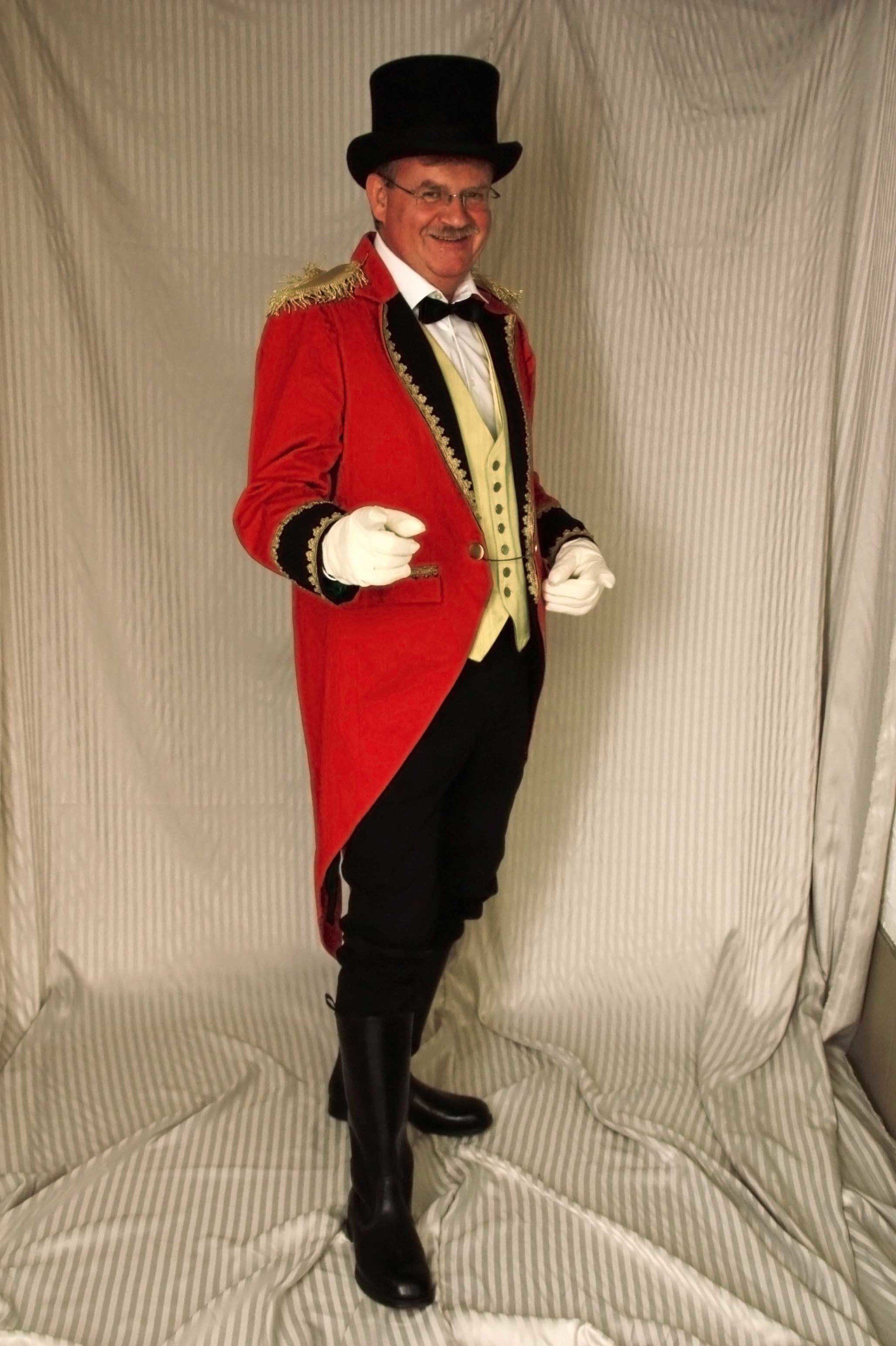 Mann Direktor Zirkus Zirkusdirektor Jacket rot Hut