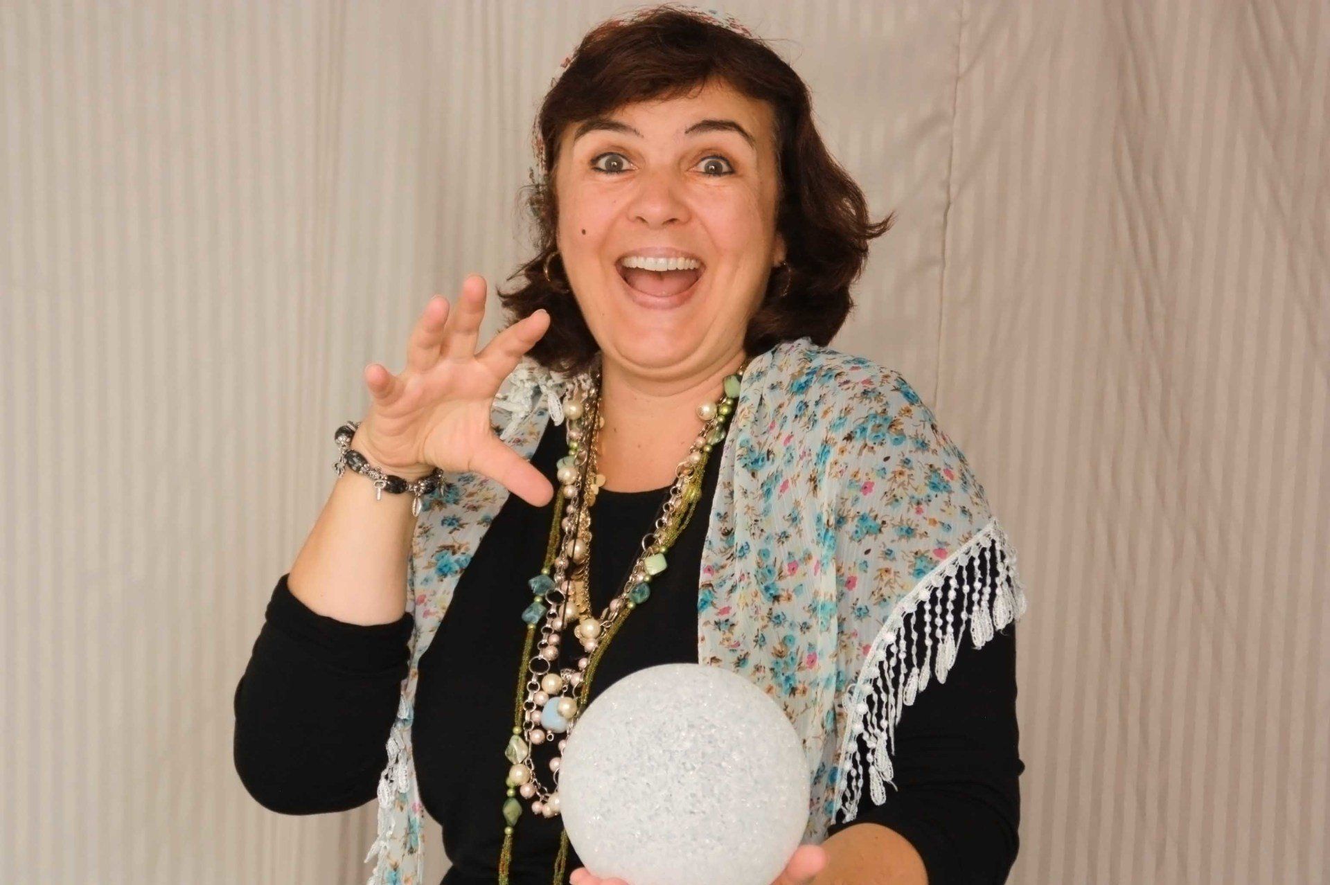 Frau Wahrsagerin Kugel