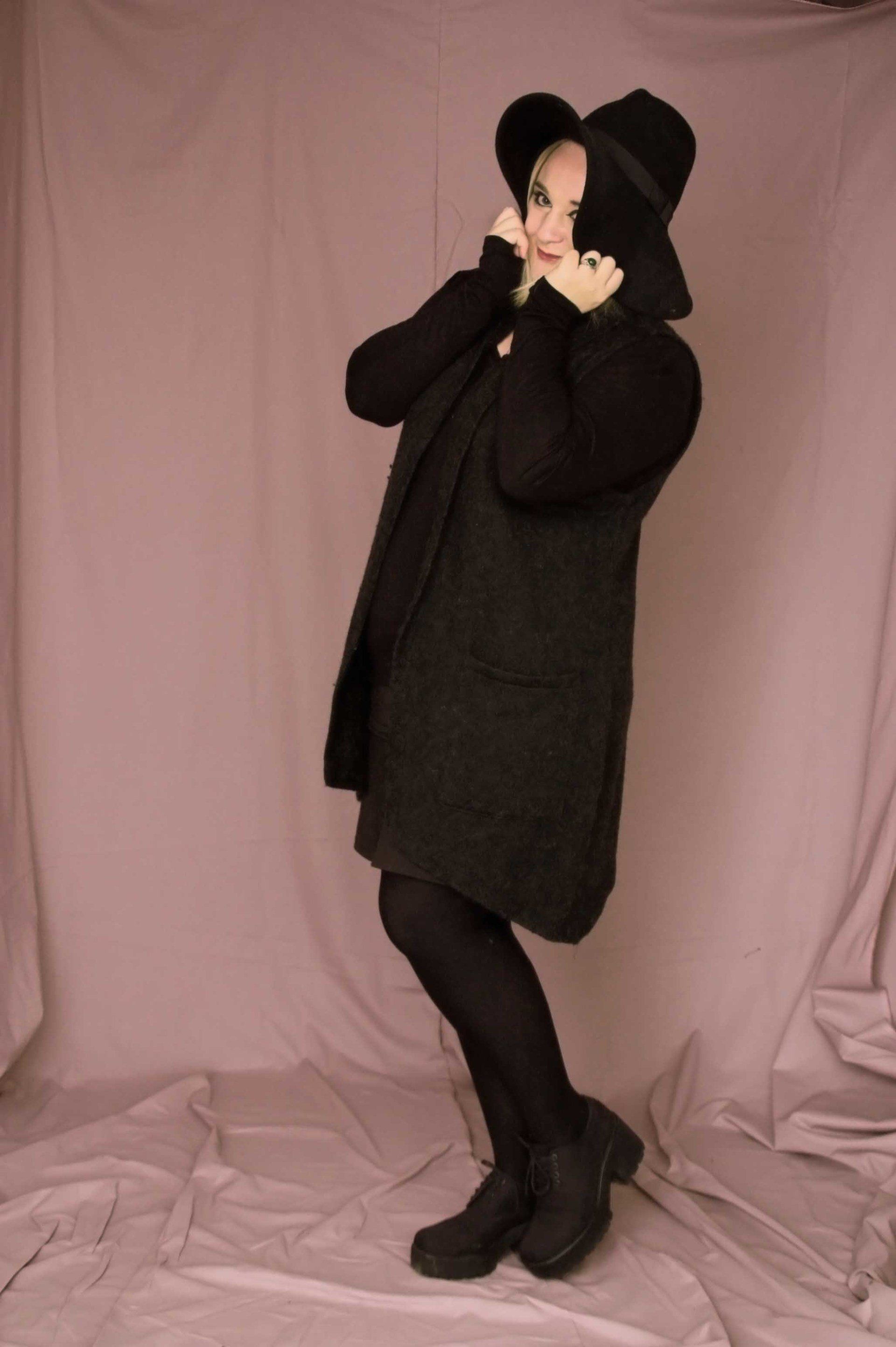 Frau Weste Hut schwarz