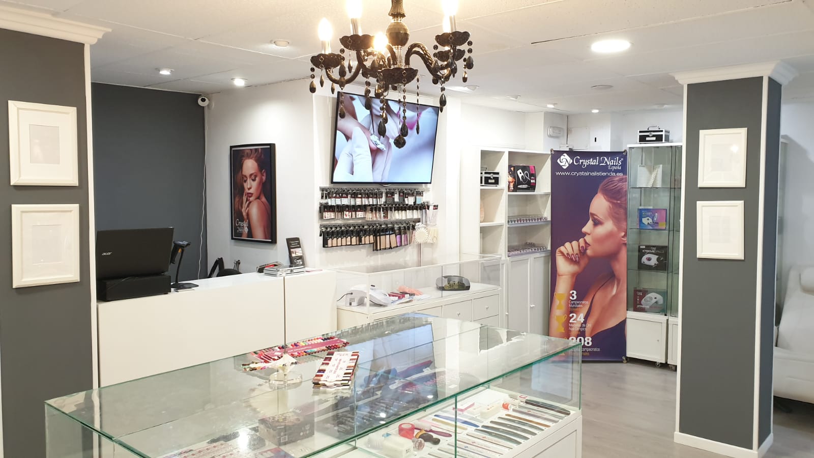 Salon de Belleza , Manicura Pedicura Crystal Nails & Beauty