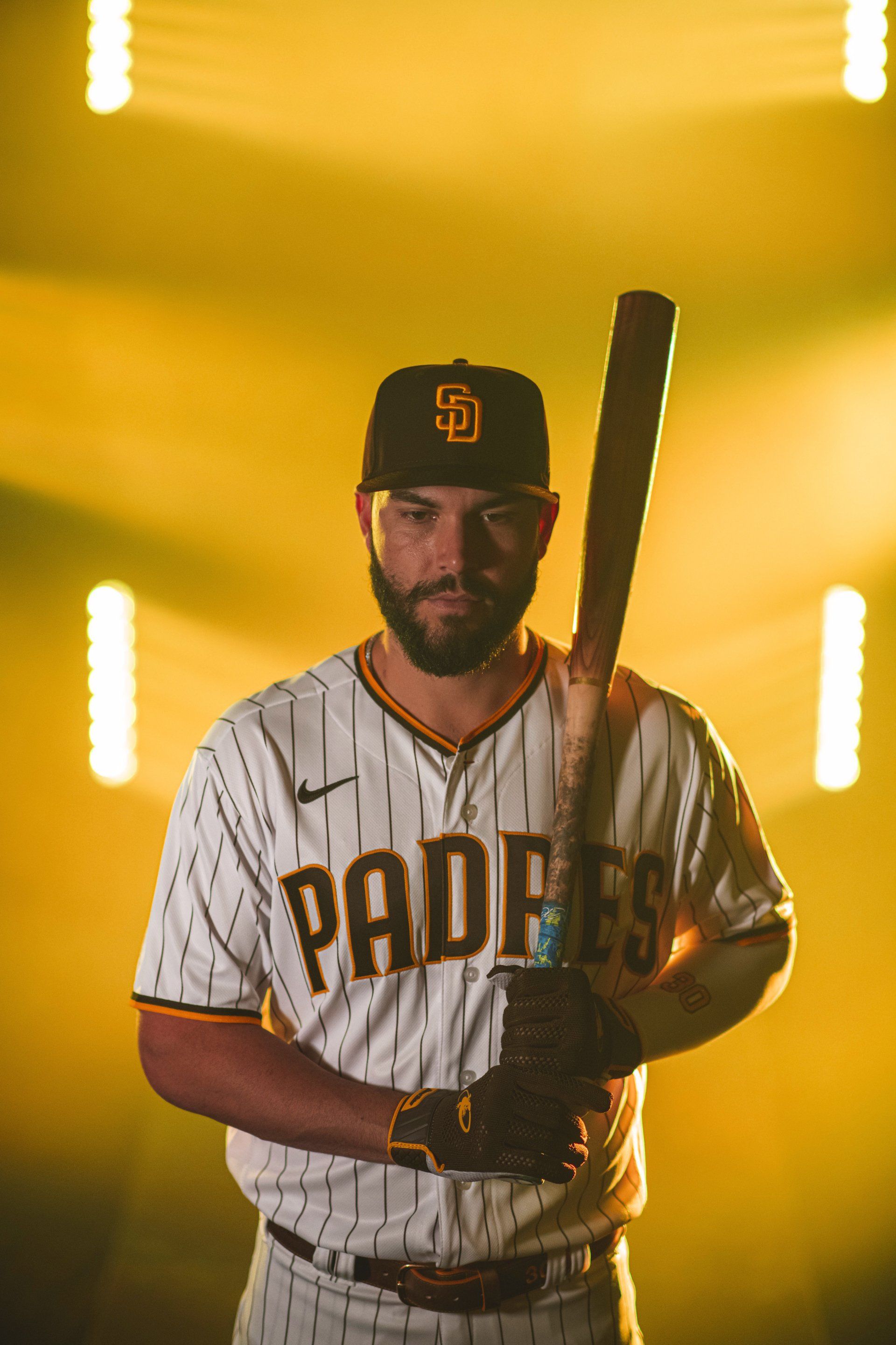 padres uniforms tonight