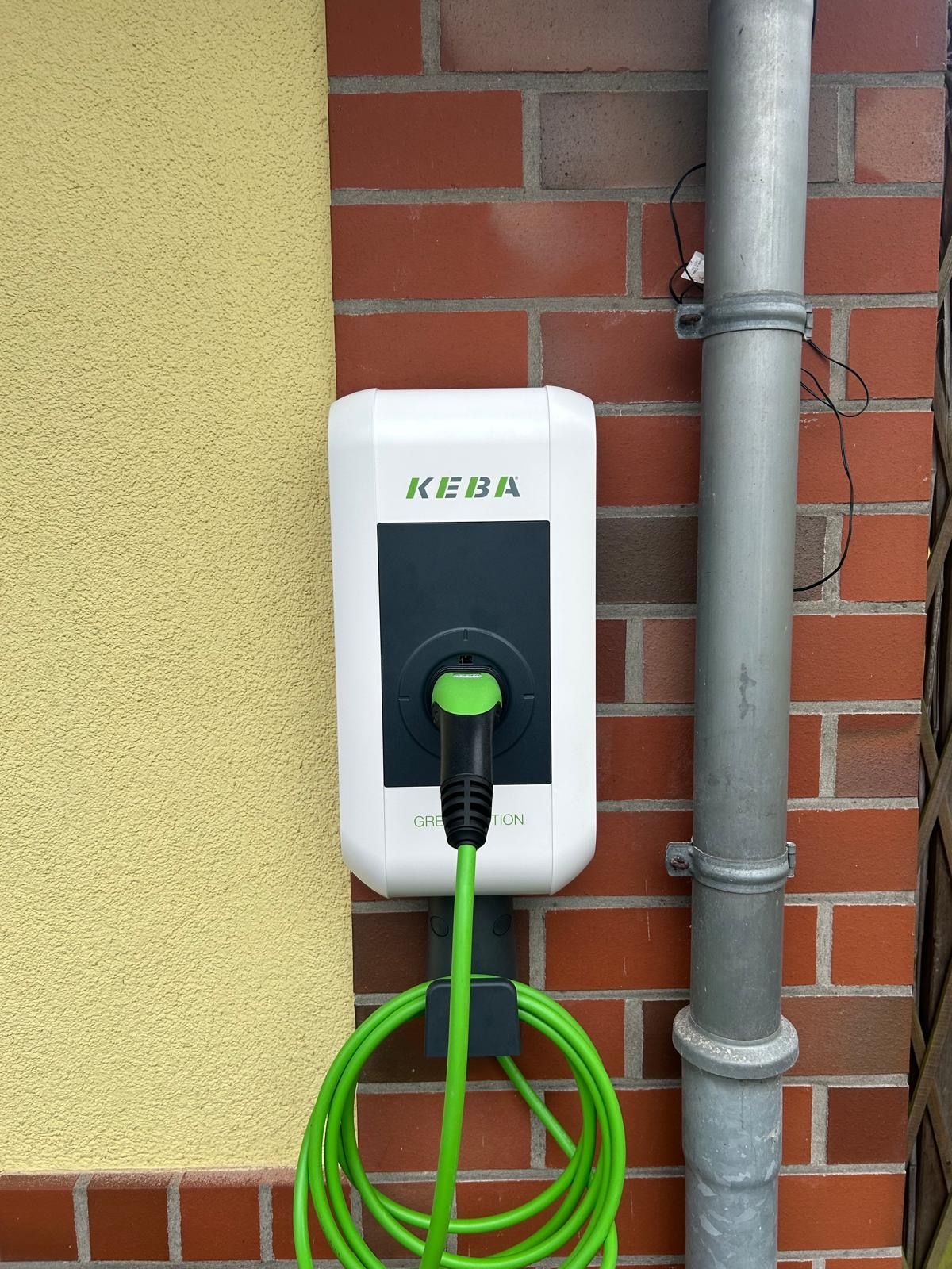 Wallbox; Kabel; Auto; Elektroauto; Elektro