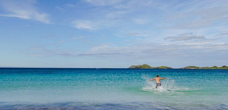 Schwimmen auf den Lofoten in Norwegen, Urlaub an der Nordsee, Weltreise, Reiseblog, To The World's End