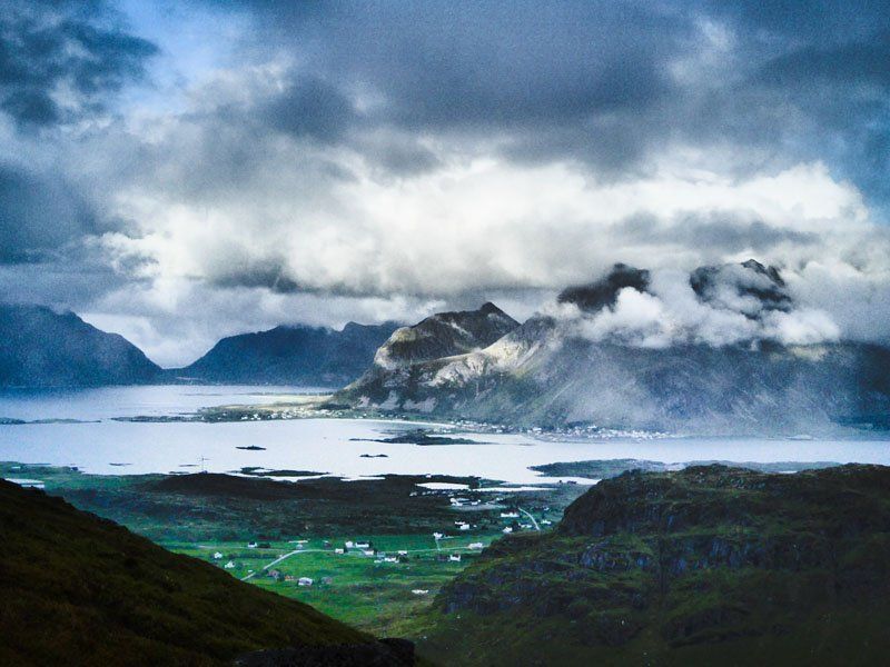 Wanderung auf den Ryten auf den Lofoten, Fjorde in Norwegen, Reiseblog, Weltreise, To The World's End