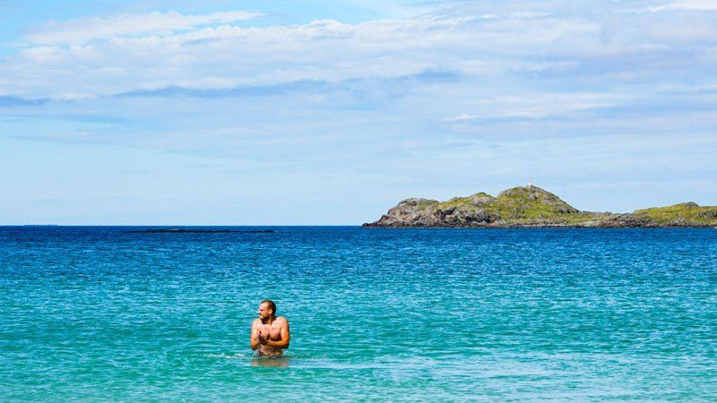 Baden auf den Lofoten, Meerwasser im Norden, Norwegen Urlaub, Reiseblog, To The World's End