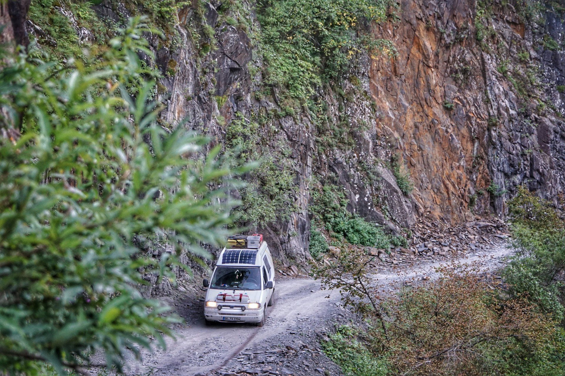 Fiat Scudo auf einer der gefährlichsten Straßen der Welt, Georgien, To The World's End, Weltreiseblog, Reiseblog, Weltreise
