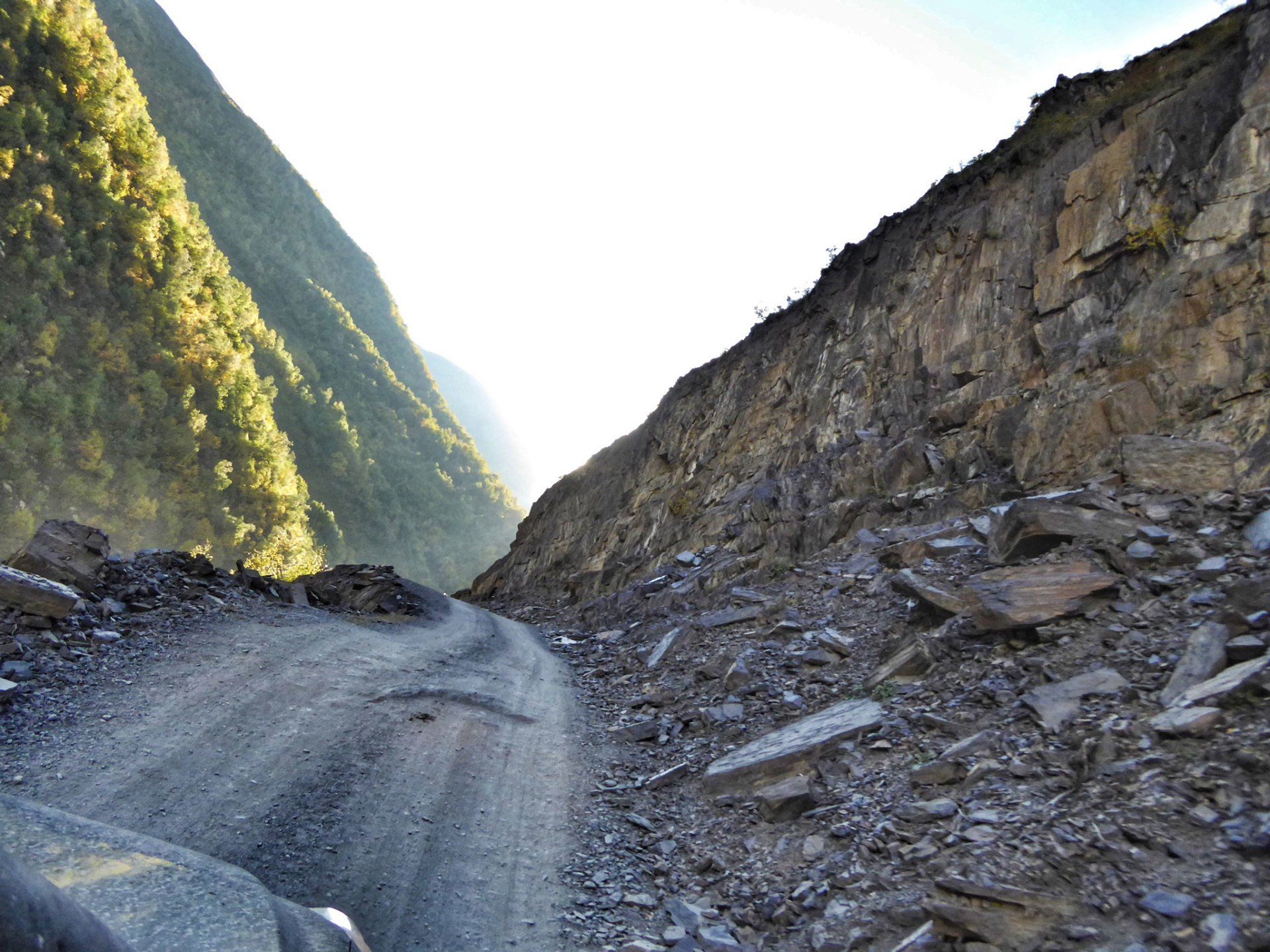 Fiat Scudo auf einer der gefährlichsten Straßen der Welt, Georgien, To The World's End, Weltreiseblog, Reiseblog, Weltreise