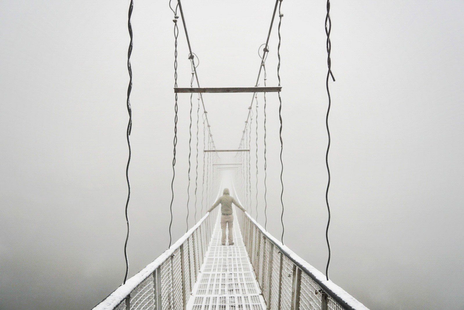 Armenien, Khndzoresk, Hängebrücke, Nebel, Weltreise im Camper, Reiseblog, To The World's End