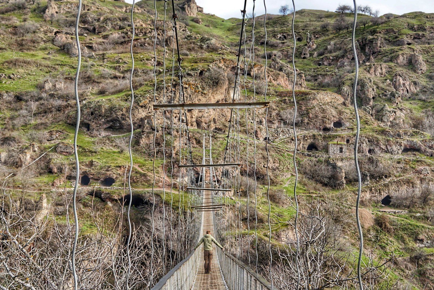 Armenien, Khndzoresk, Hängebrücke, Weltreise im Camper, Reiseblog, To The World's End