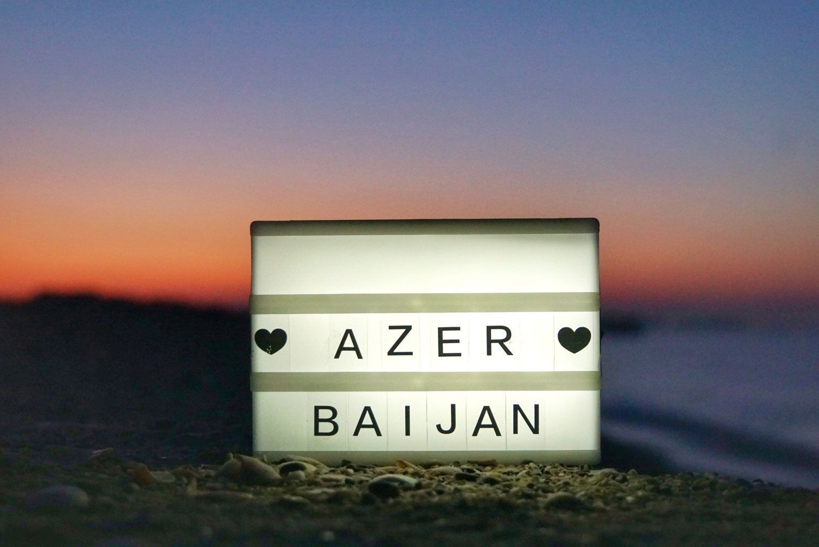 Aserbaidschan, Lightbox, Azerbaijan, Reiseziel, Reiseblog, Weltreise im Camper, To The World's End