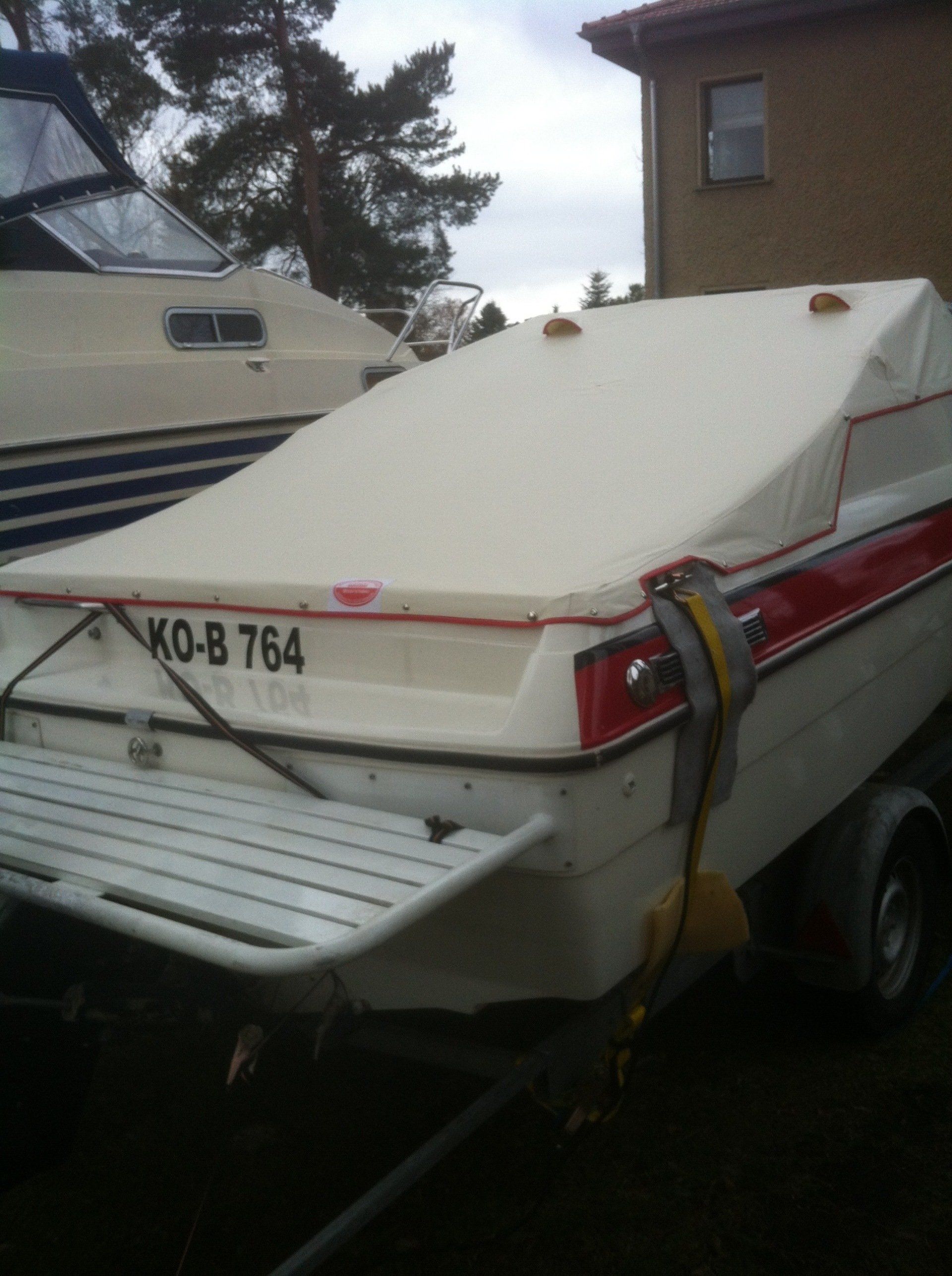Persenning in blau für Motorboot