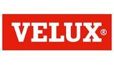 Velux-Logo: Weißer Text „VELUX“ in einem roten Rechteck.
