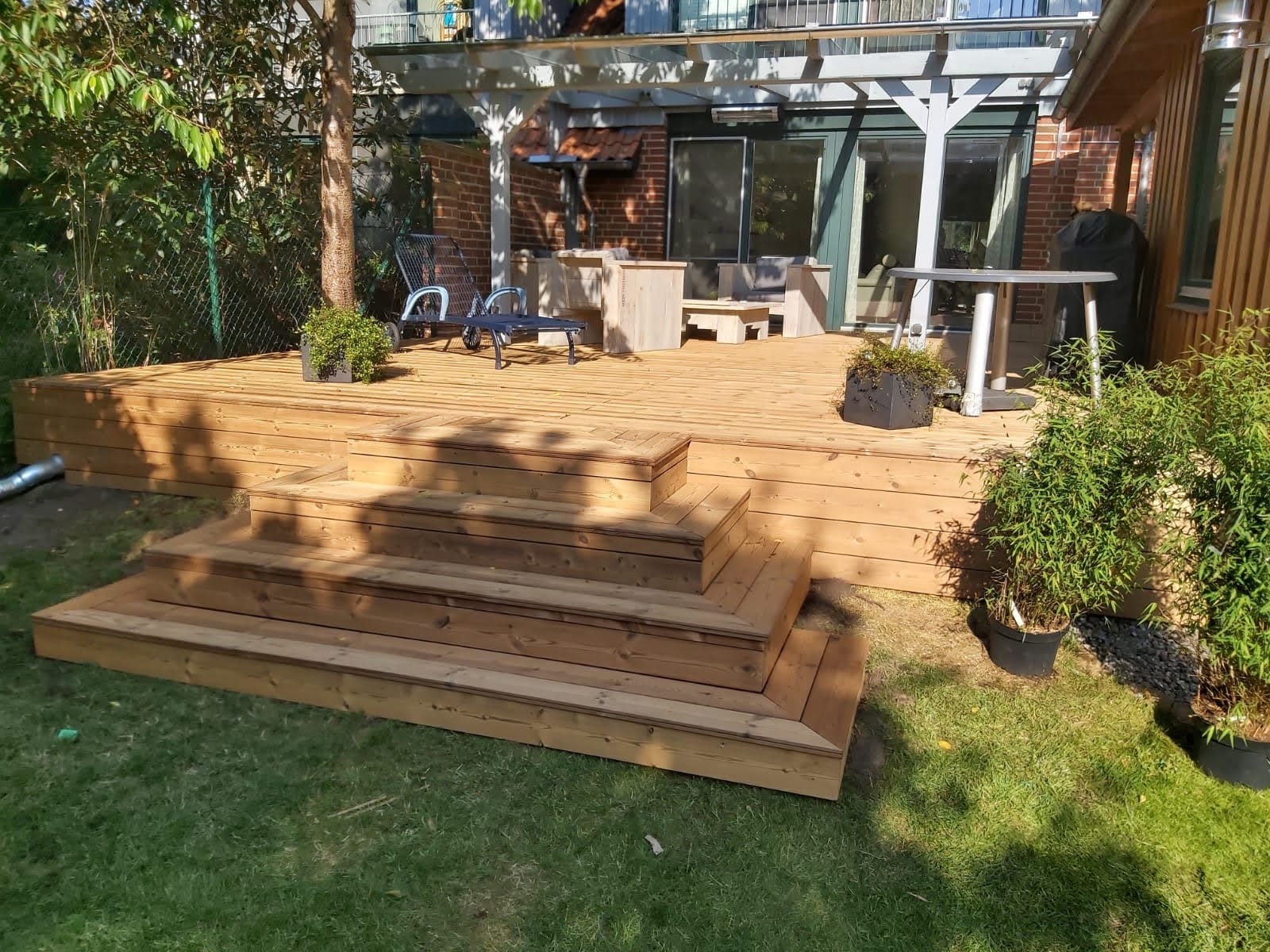 Mein Freisitz - Sitzplätze und Terrassendächer aus Holz aus einer Hand