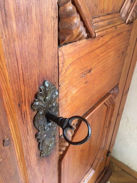 Antike Bauernschränke, antike Bauernkästen