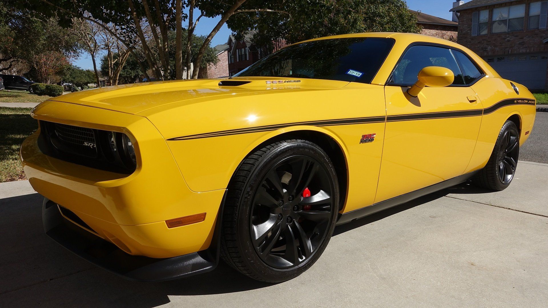 Dodge Challenger Yellow Jacket