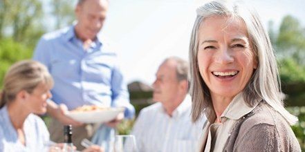 Omega 3 Fettsäuren Lachgesicht im Freien