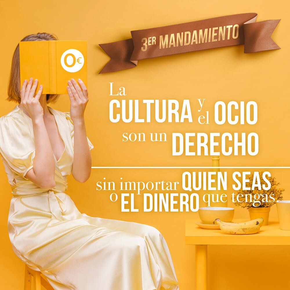 Mujer con libro en la cara.