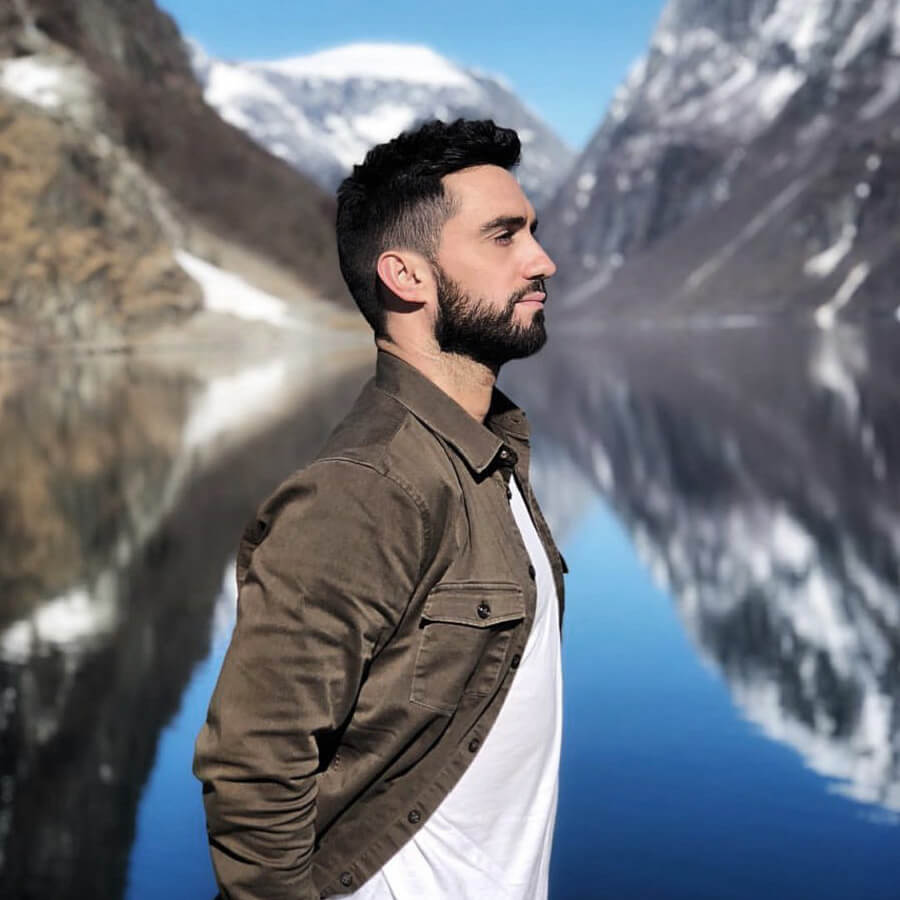 Rafa Várez CCO de Flandr de viaje en las montañas