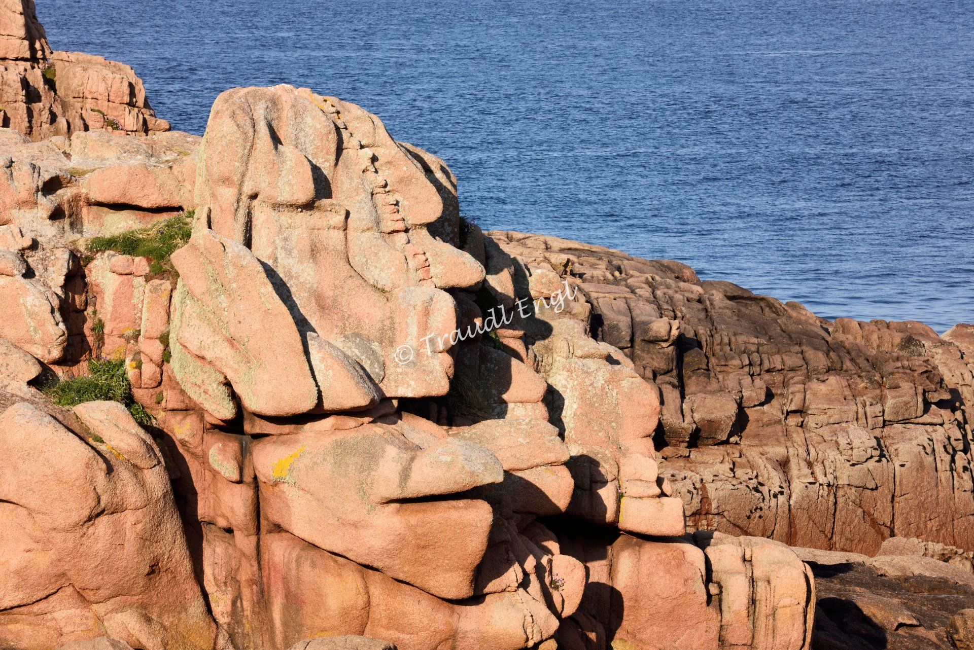 Meeresküste, Felsenküste, Steinküste, Felskolosse, Granitgestein rosa, Rosa Granitküste,Bretagne, Frankreich, Europa, Traudl Engl