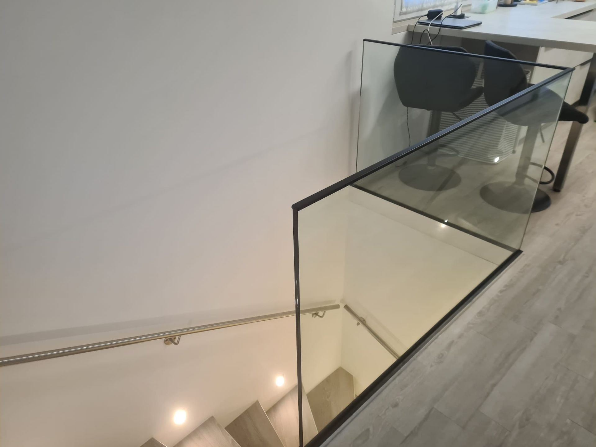 Vollglasgeländer SuhT Metalltechnik / Metallbau