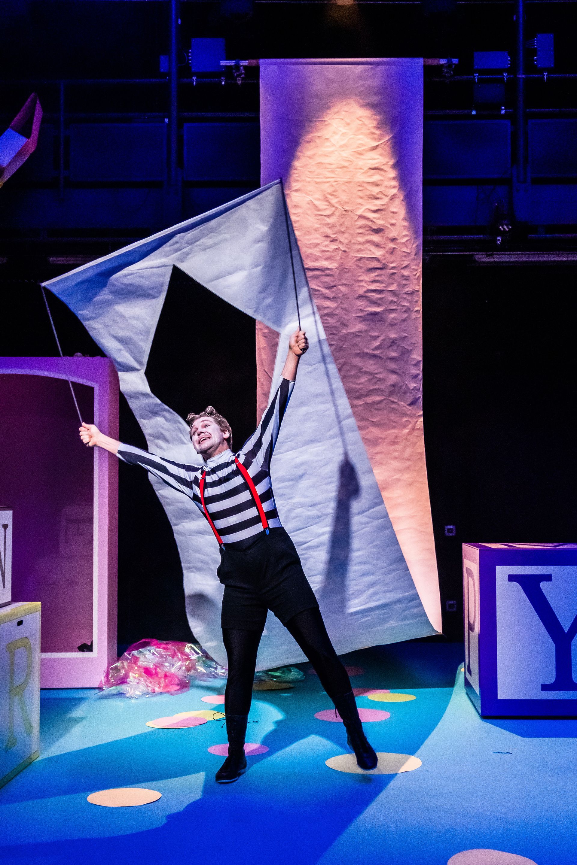 Der Zinnsoldat und die Papiertänzerin // TDJW Leipzig // Kirstin Nijhof