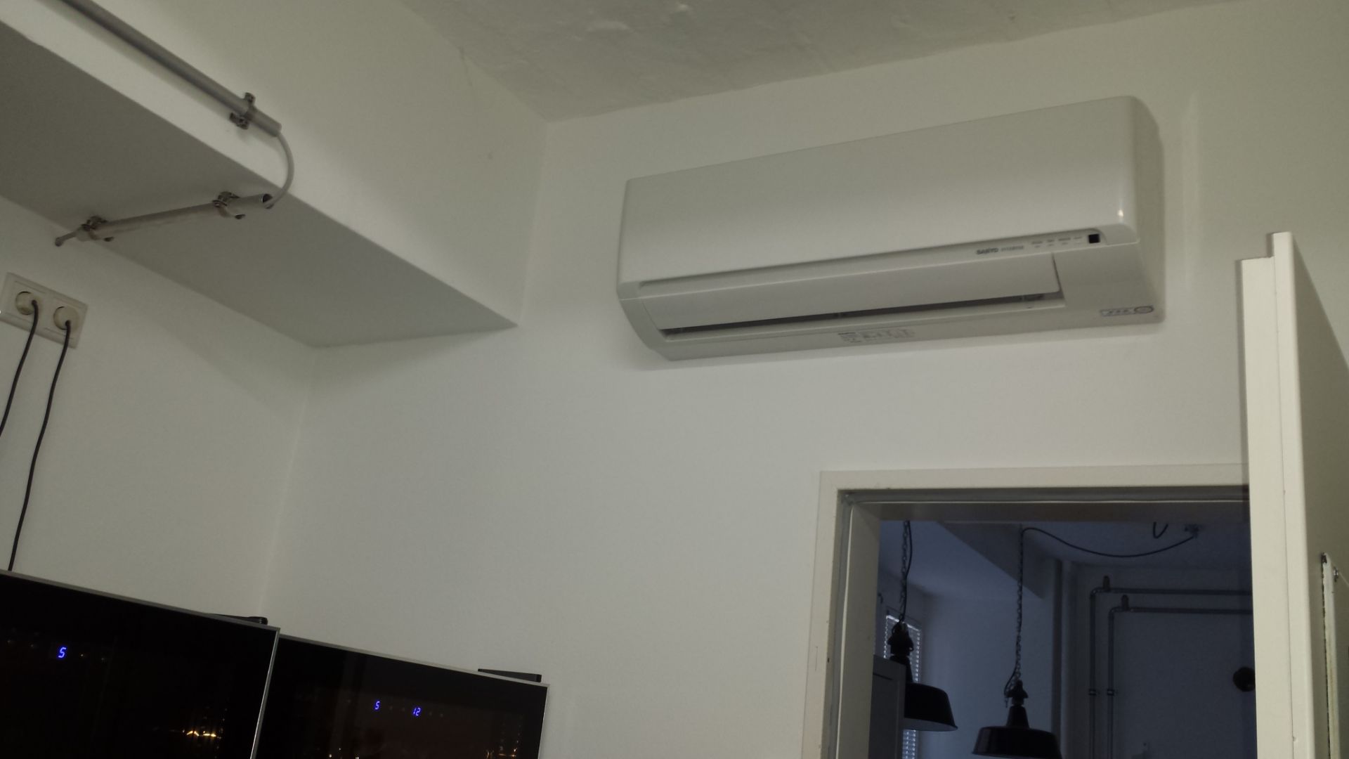 Klimaanlage innen über Tür