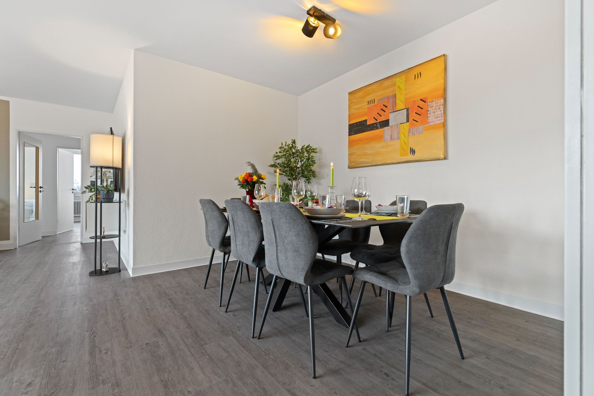 Großer Esstisch für 7-8 Personen