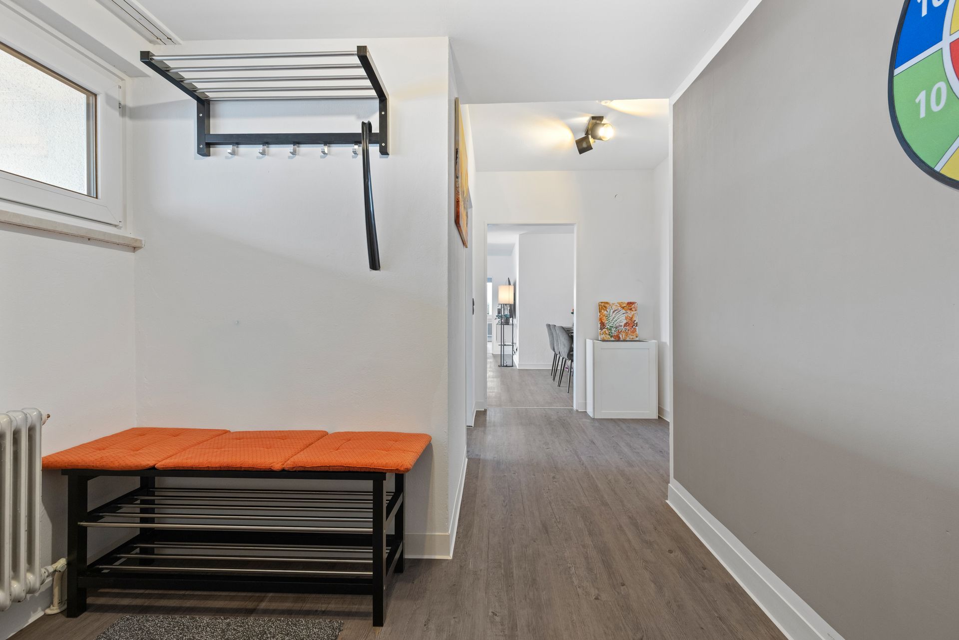 Gang mit Gardarobe und kleiner Spielecke