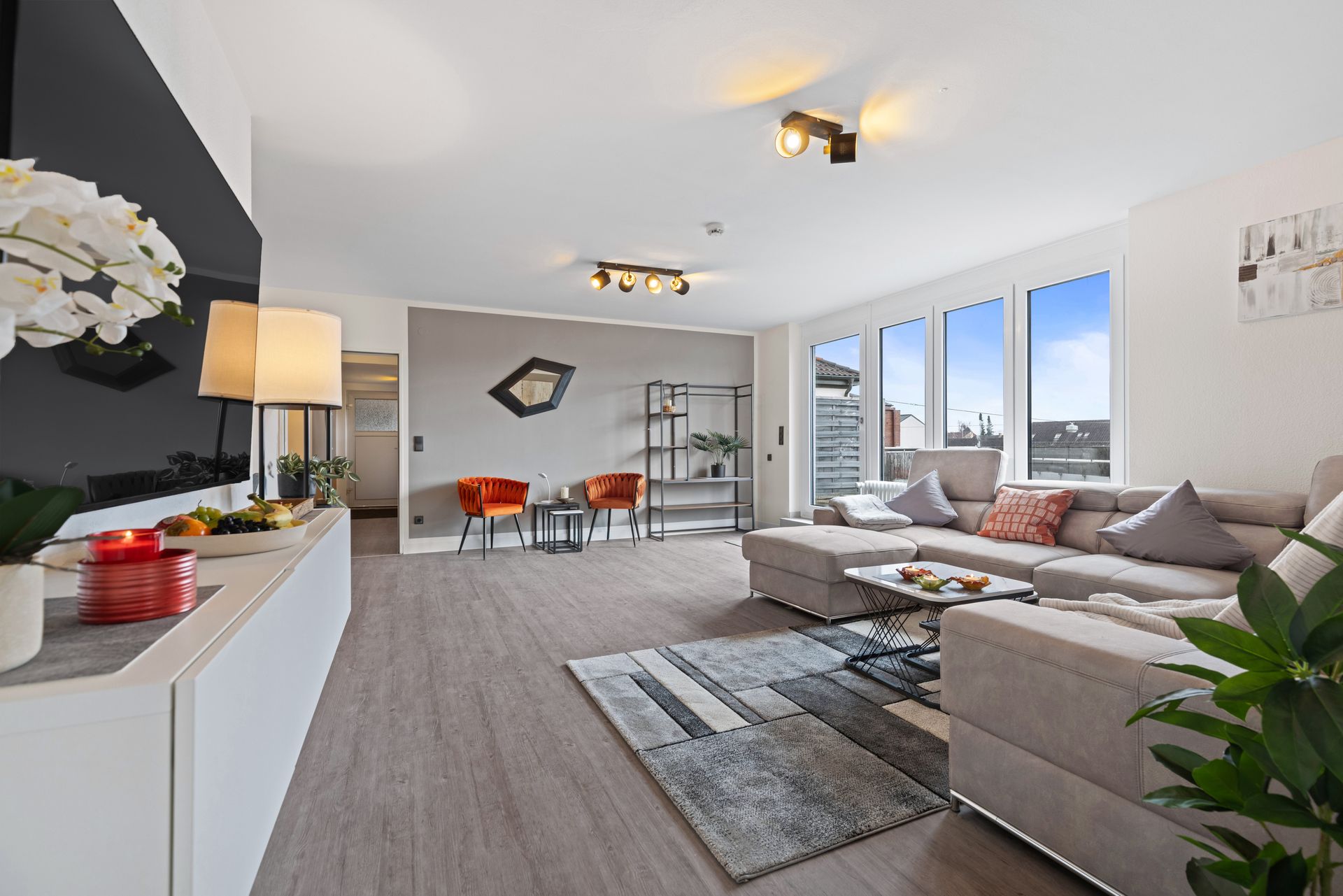 Ferienwohnung Augsburg mit 40 qm Wohnzimmer und großer Dachterrasse für bis zu 7 Personen 