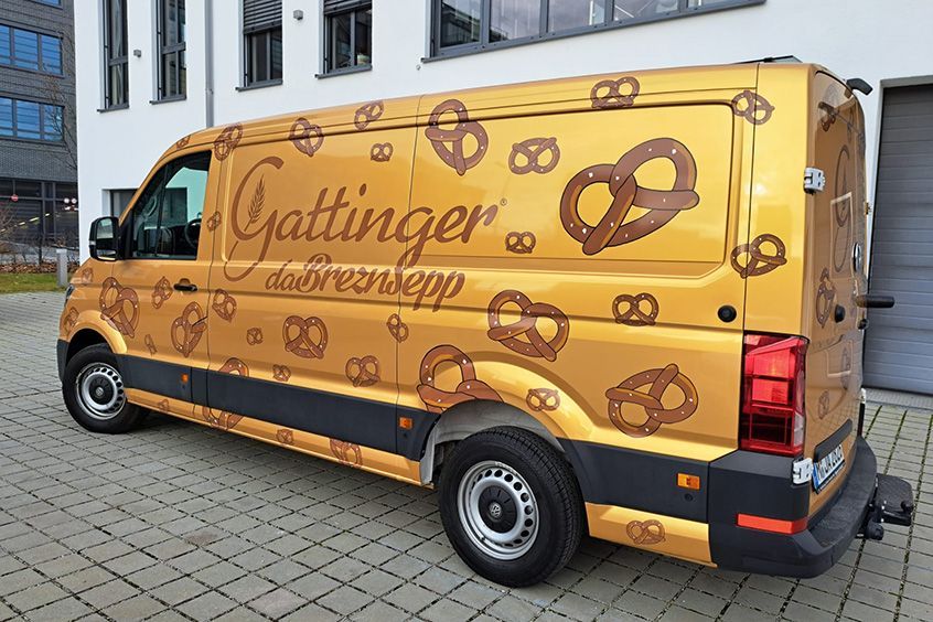 Sprinter Vollfolierung mit Text Logo im Digitaldruck und Folienplot 4