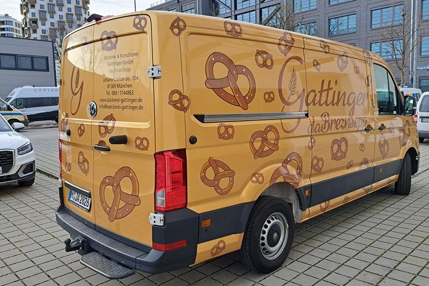 Sprinter Vollfolierung mit Text Logo im Digitaldruck und Folienplot 5