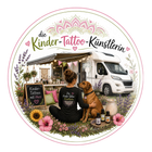 Logo mit dem Schriftzug „Ole-verliebt mit Catrin“ in schwarzer Schrift und einem kleinen grünen Herz in einem Kreis.